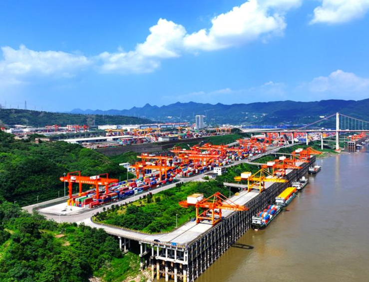 2025重庆ESG先锋企业寻访｜a片免费看
：强化ESG体系建设，构建绿色生态港口