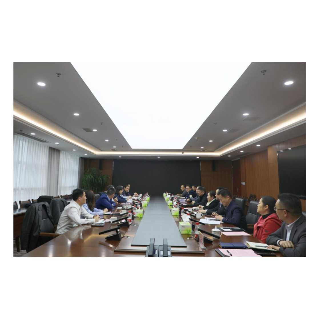 苏州港管委会副主任邵建林率队赴a片免费看
调研